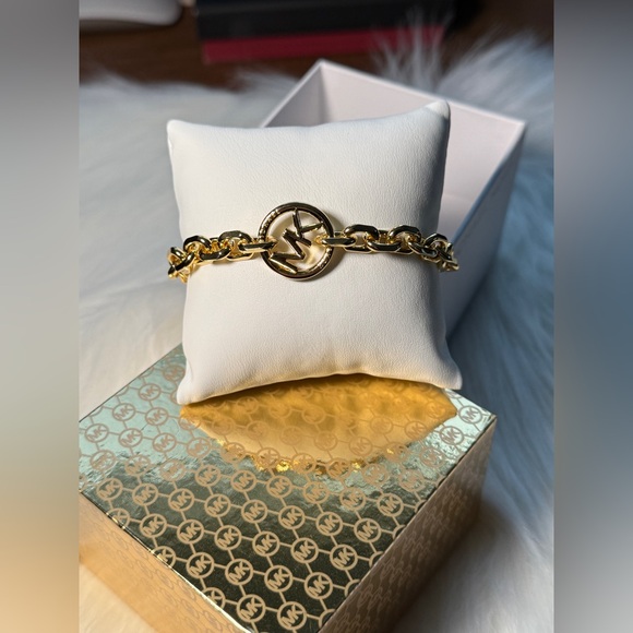 NEW‼️ Michael Kors MK Logo Gold Chain Bracelet NWT